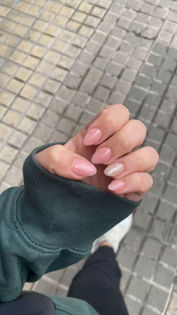 Manicura de primavera Tupelu Peluquería Ainsa Sobrarbe