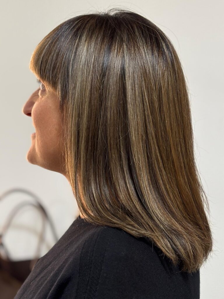 Coloración con reflejos luminosos y brillo, Tupelu Peluquería Aínsa